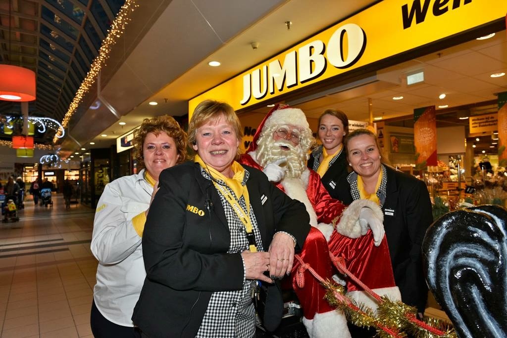 Muzikale Kerstman met Accordeon straatmuziek kerstmuziek winkelcentrum